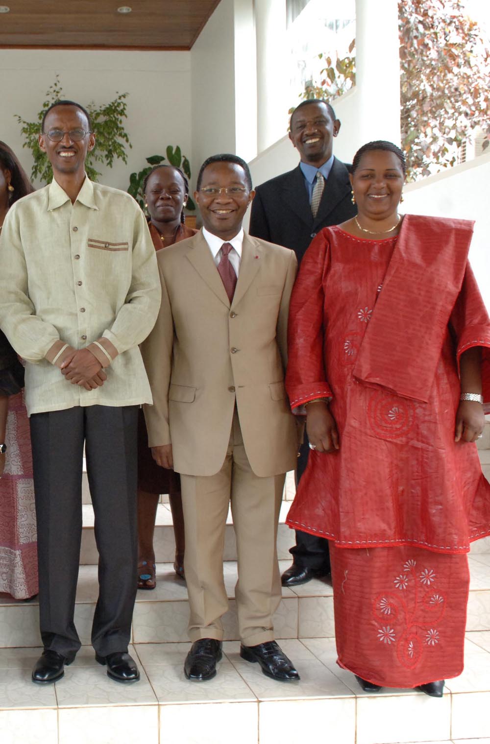 Jean Blaise GWET Pose avec le Président Paul KAGAME du Rwanda